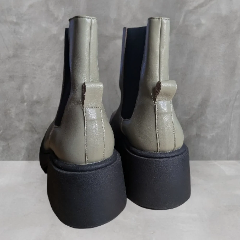 PrettyLittleThing Chunky Chelsea Boots Olive Green Lug Sole EU 40 US Women 9/9.5